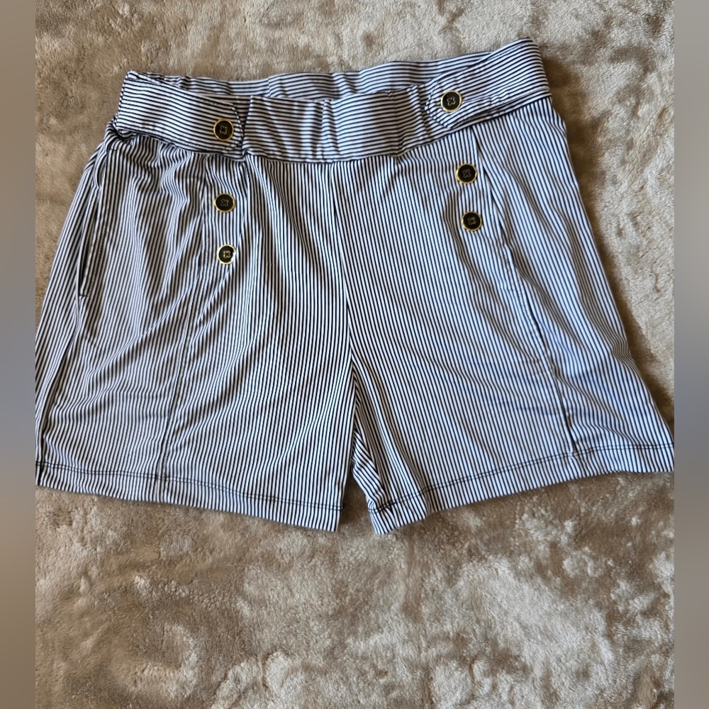 ** Robert Louis High‎ Waist White and Black Shorts Striped